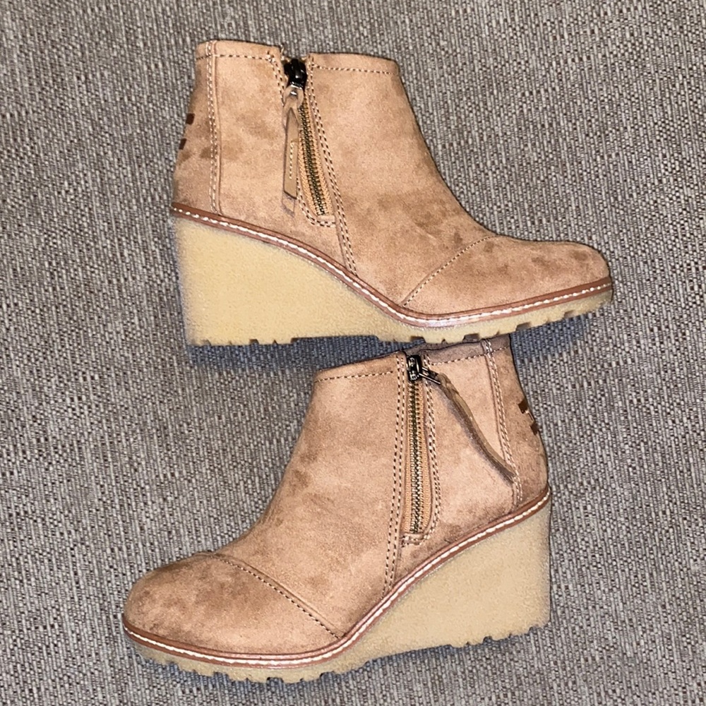 TOMS Avery Toffee Wedge Ankle Zip Up Booties Size 6 NWOT